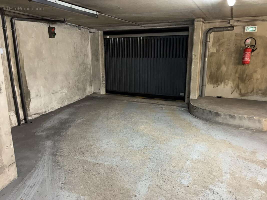 Parking à PARIS-19E