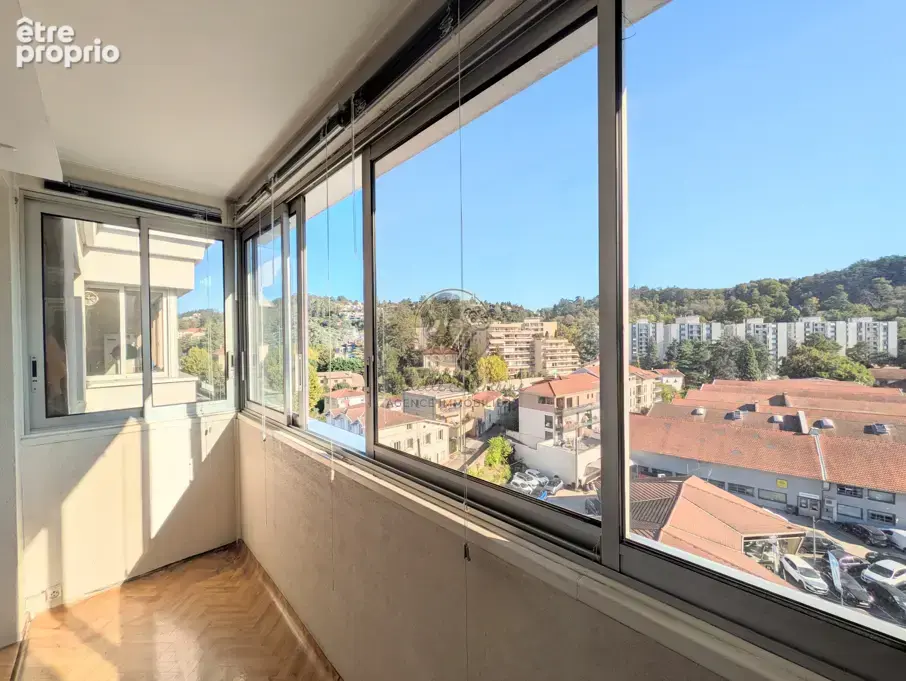 Vienne   Dernier étage traversant   T3 de 52m2 avec loggia - photo 4