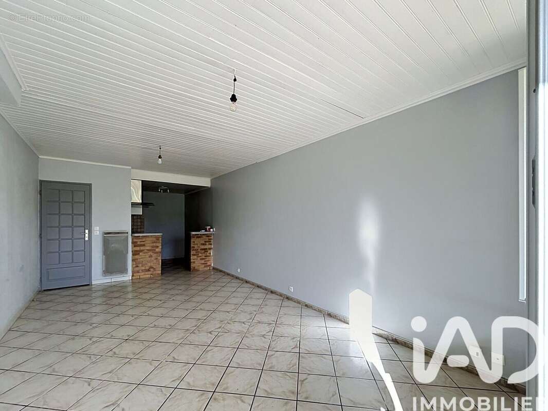 Appartement 270 m² à Guitres  - photo 4