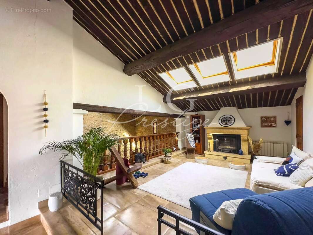 Maison à MONTAUROUX