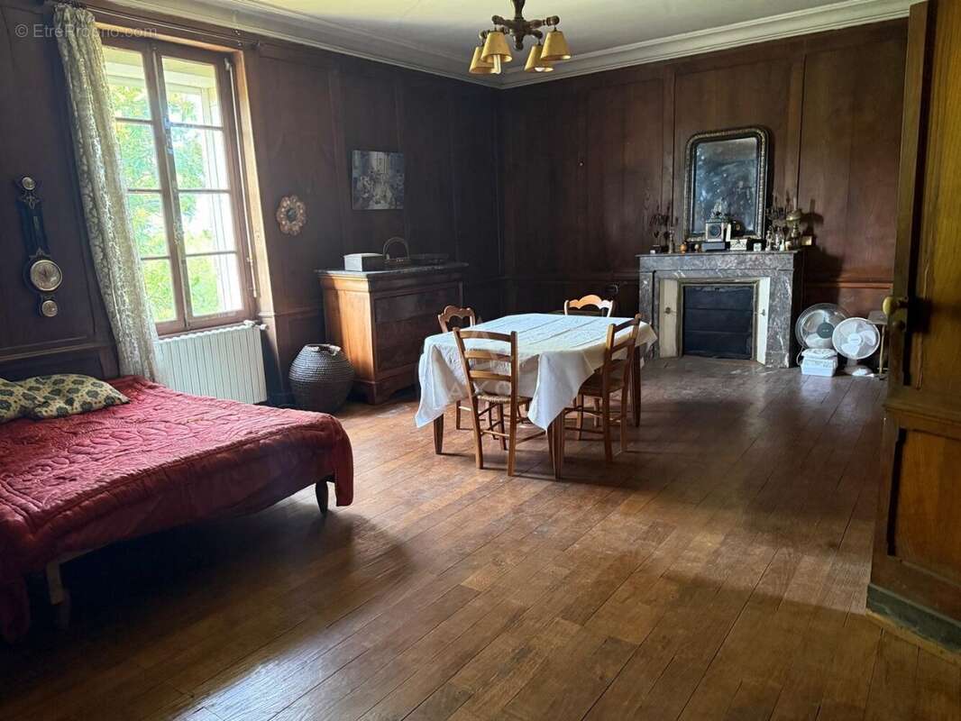 Maison à LA CHAPELLE-THEMER