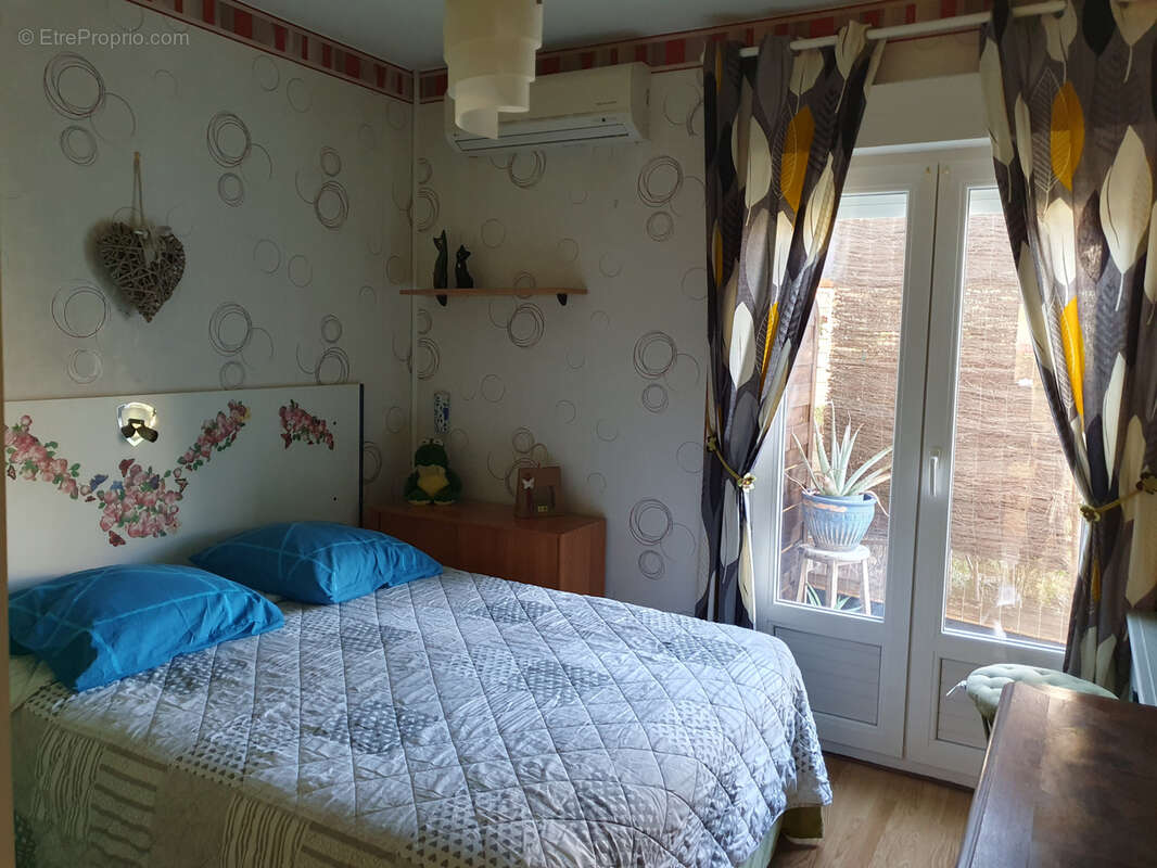 Maison à SAINT-GEORGES-DES-COTEAUX