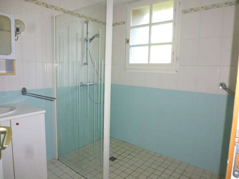 Maison à NIEUL-LE-DOLENT