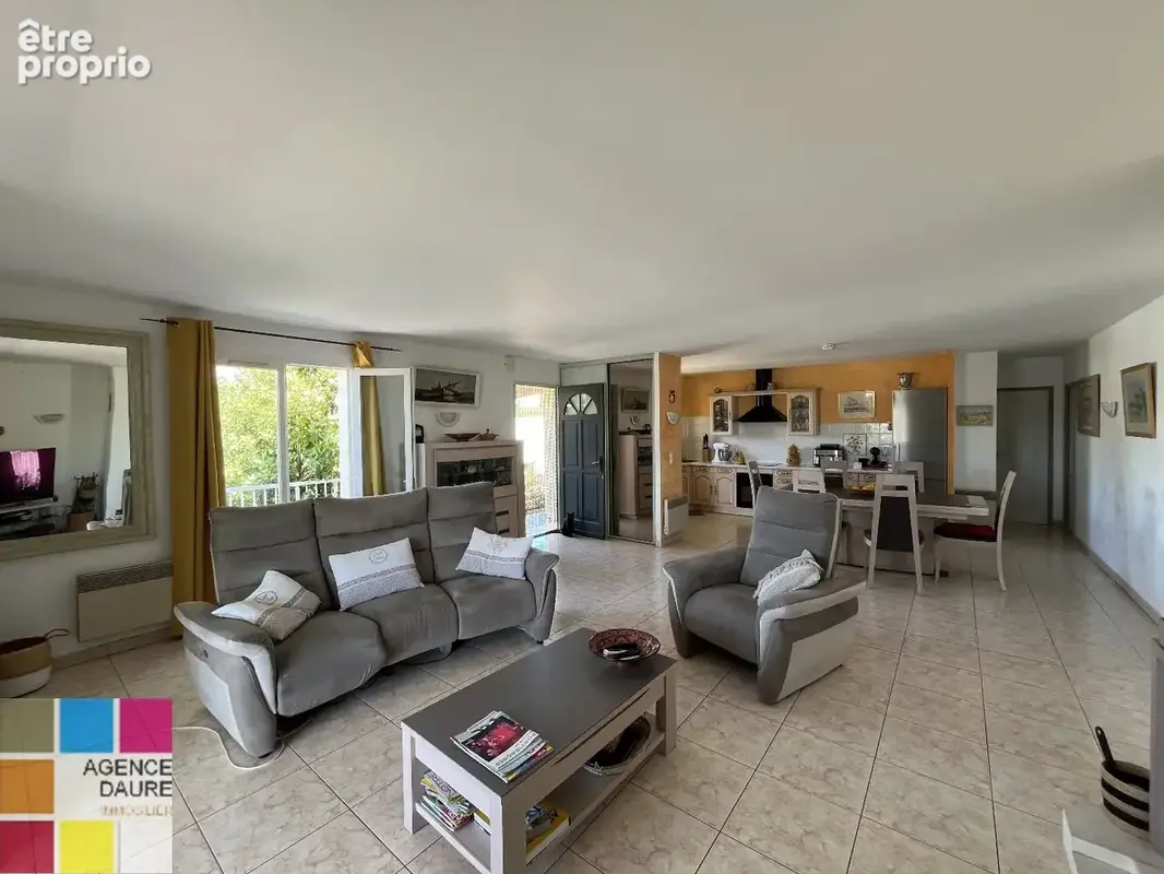 Maison de plain-pied avec piscine sur 506 m² de terrain - photo 3