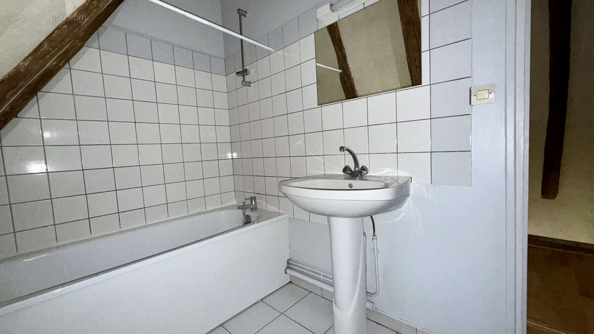 Appartement à SAINT-CYR-SUR-LOIRE