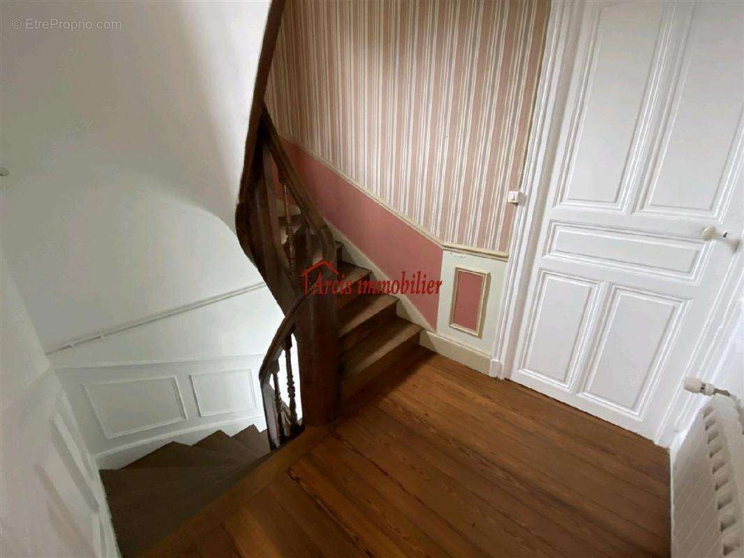 Maison à MERY-SUR-SEINE