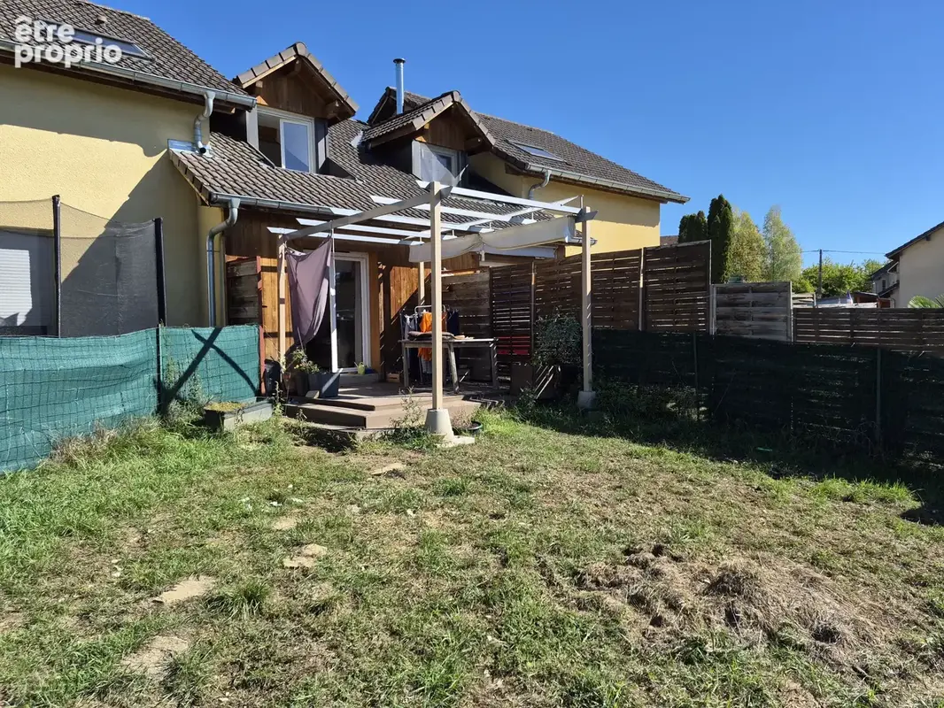 Maison jumelée de 2011 de 53 m2 édifiée sur un terrain de 190 m2 - photo 1