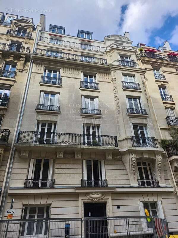 Appartement à PARIS-7E