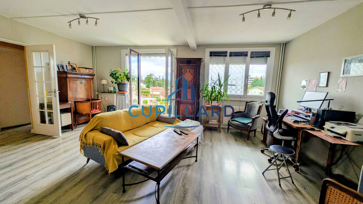 Appartement à RIORGES