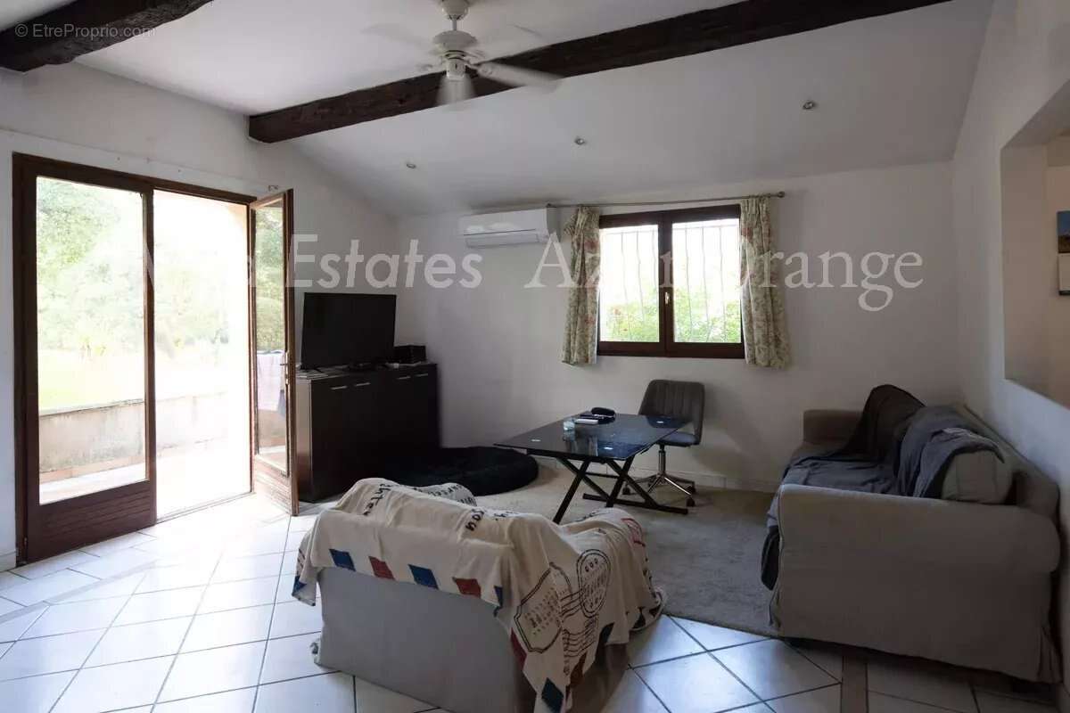 Maison à PLAN-DE-LA-TOUR