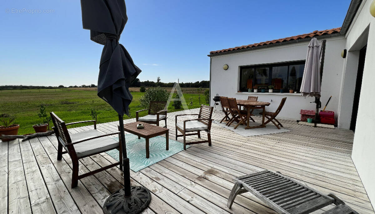 Maison à COZES