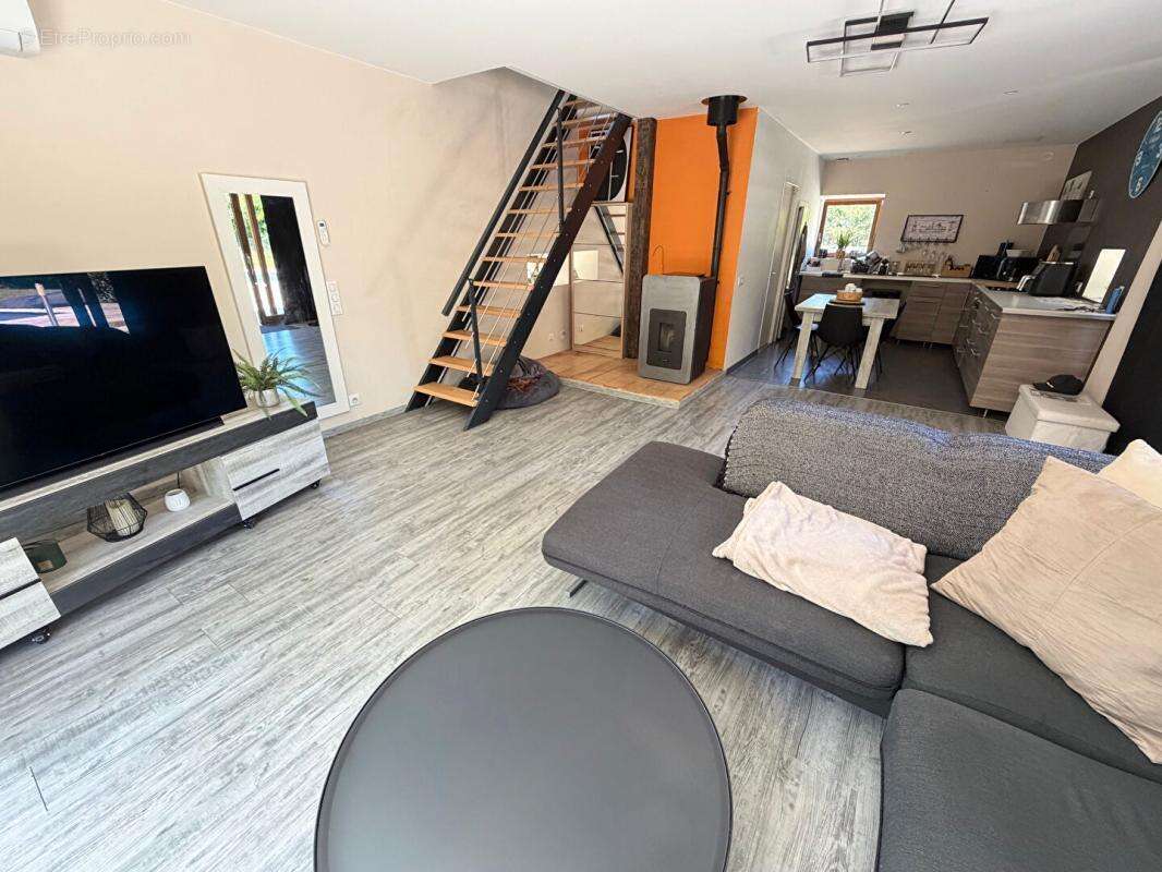 Cahors, maison en pierre rénovée avec piscine - photo 8