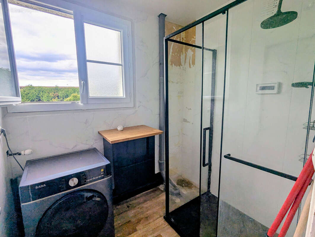 Appartement à VARENNES-VAUZELLES