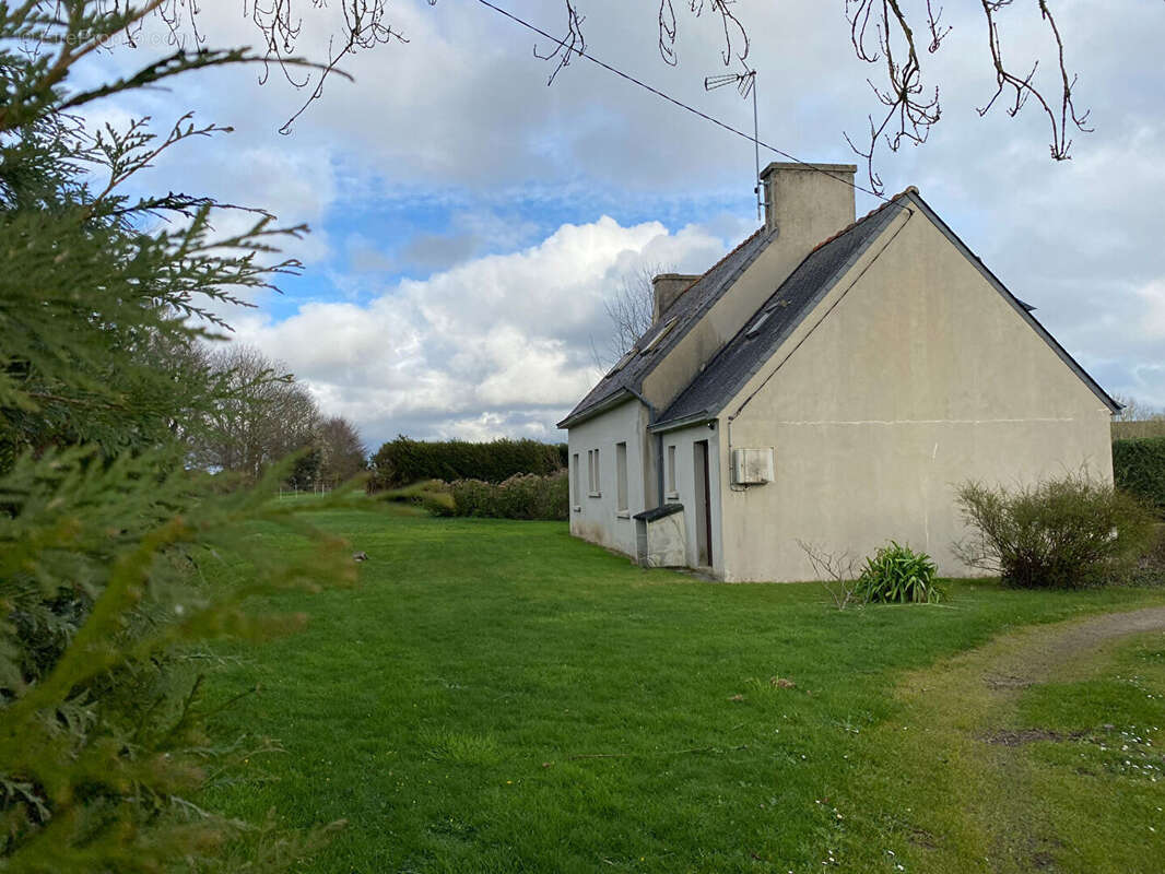 Maison à POULDREUZIC
