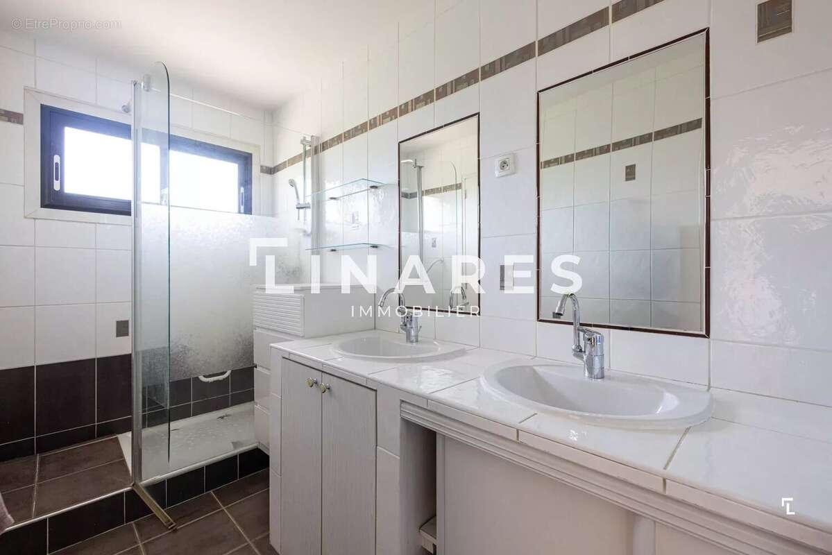 Appartement à MARSEILLE-9E