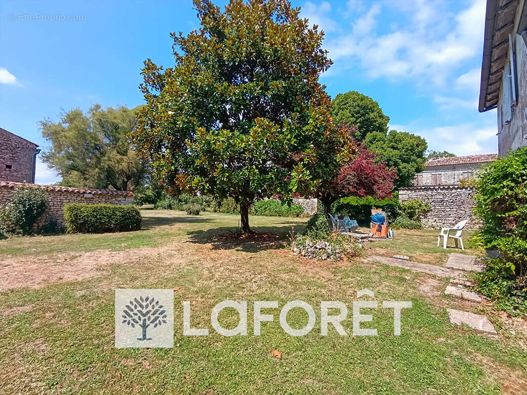 Maison à MAZEROLLES