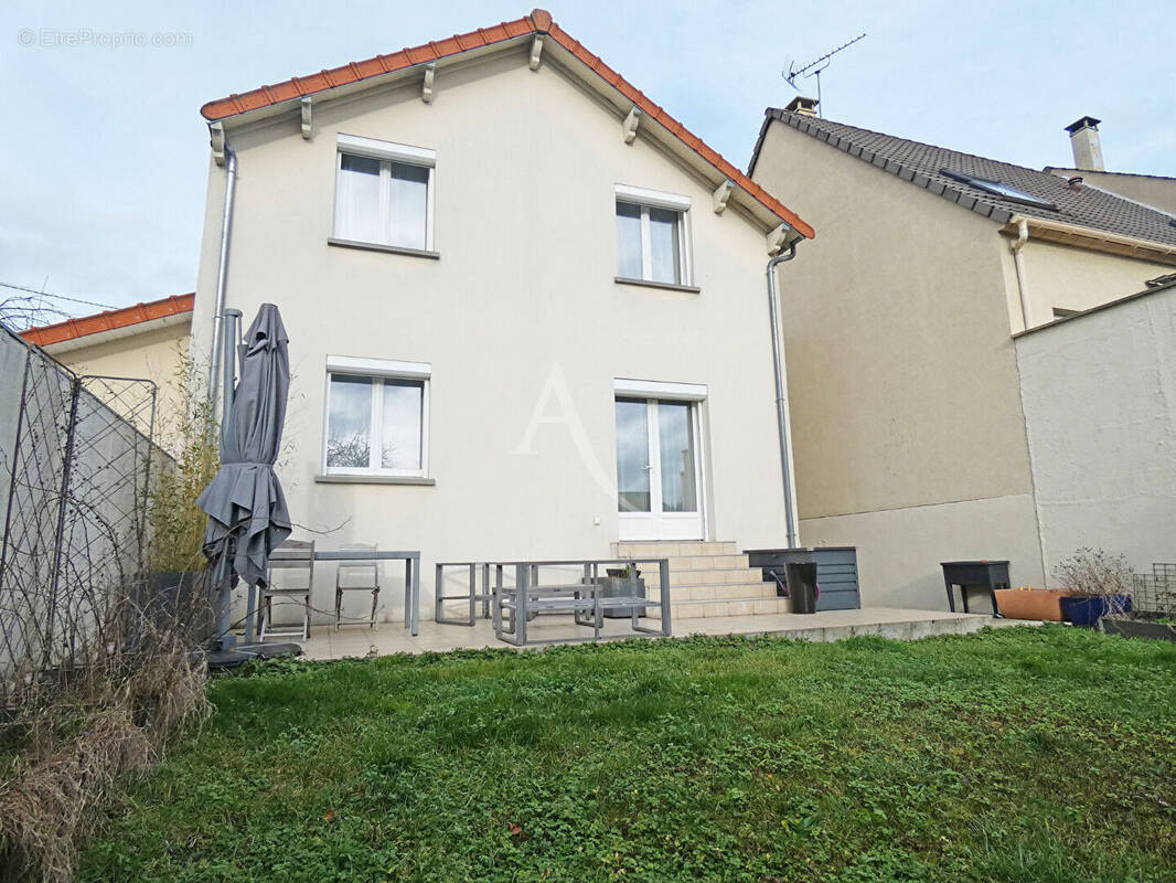 Maison à NEUILLY-SUR-MARNE