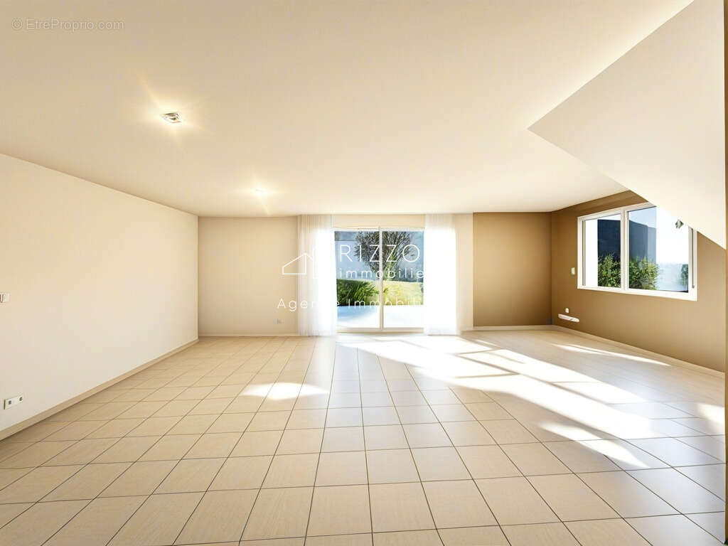 Maison à CRAN-GEVRIER