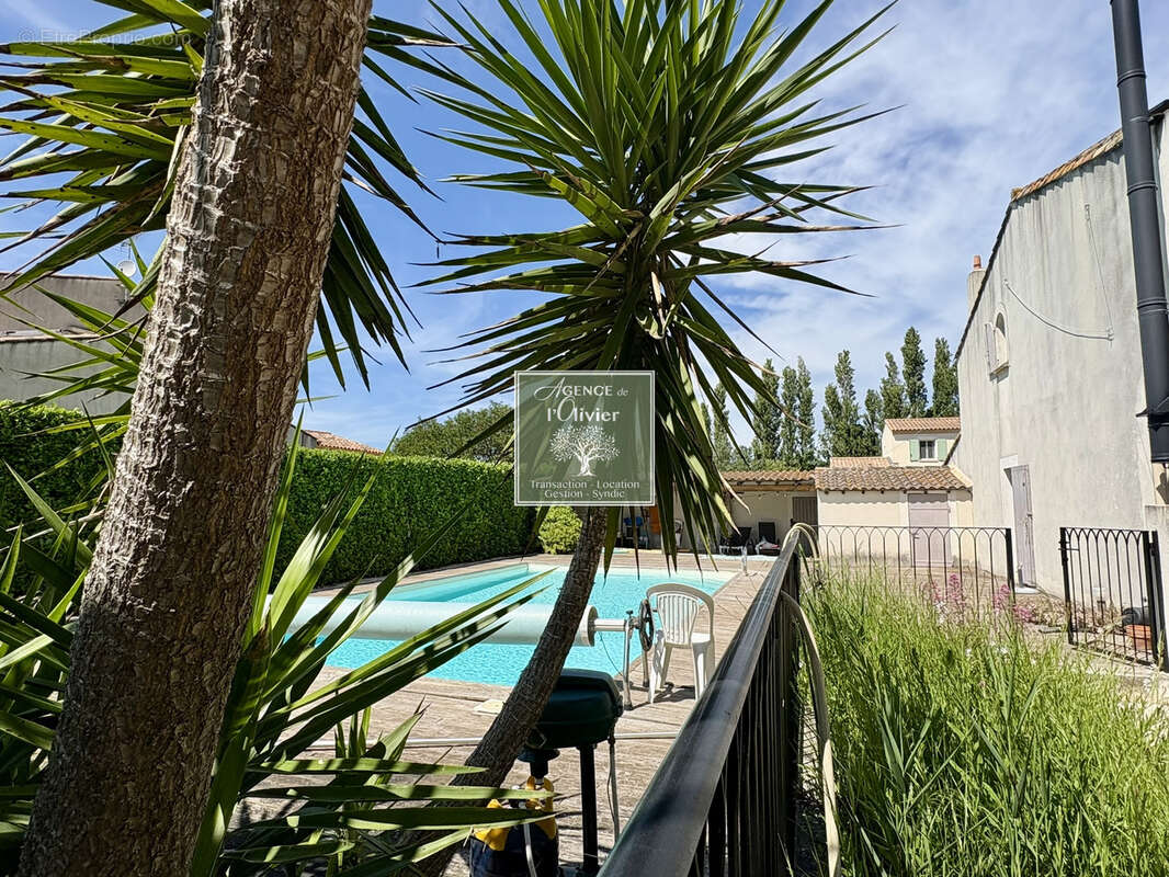 Maison à FOURQUES