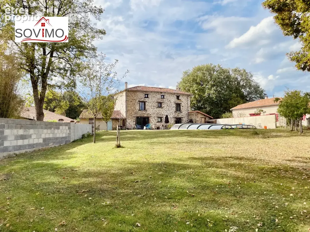 En campagne, belle maison charentaise indépendante en pierre, entièrement restaurée, sur 4800 m2 de terrain - photo 32