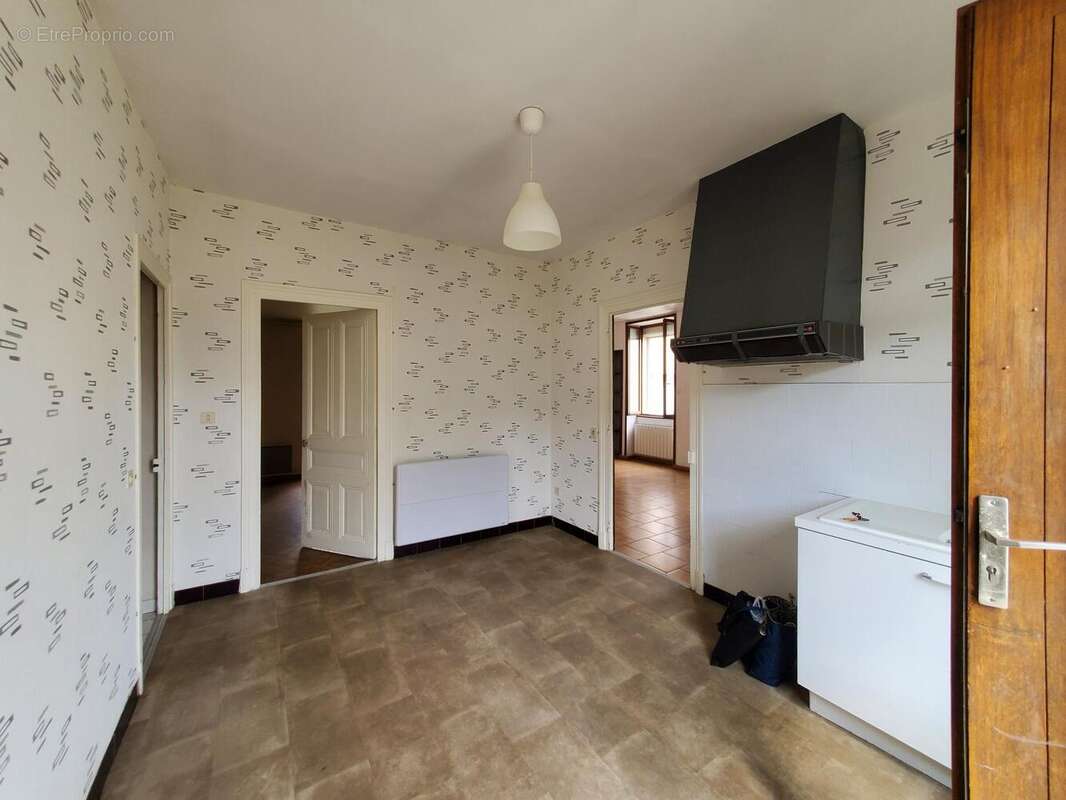 Photo 3 - Maison à GENELARD