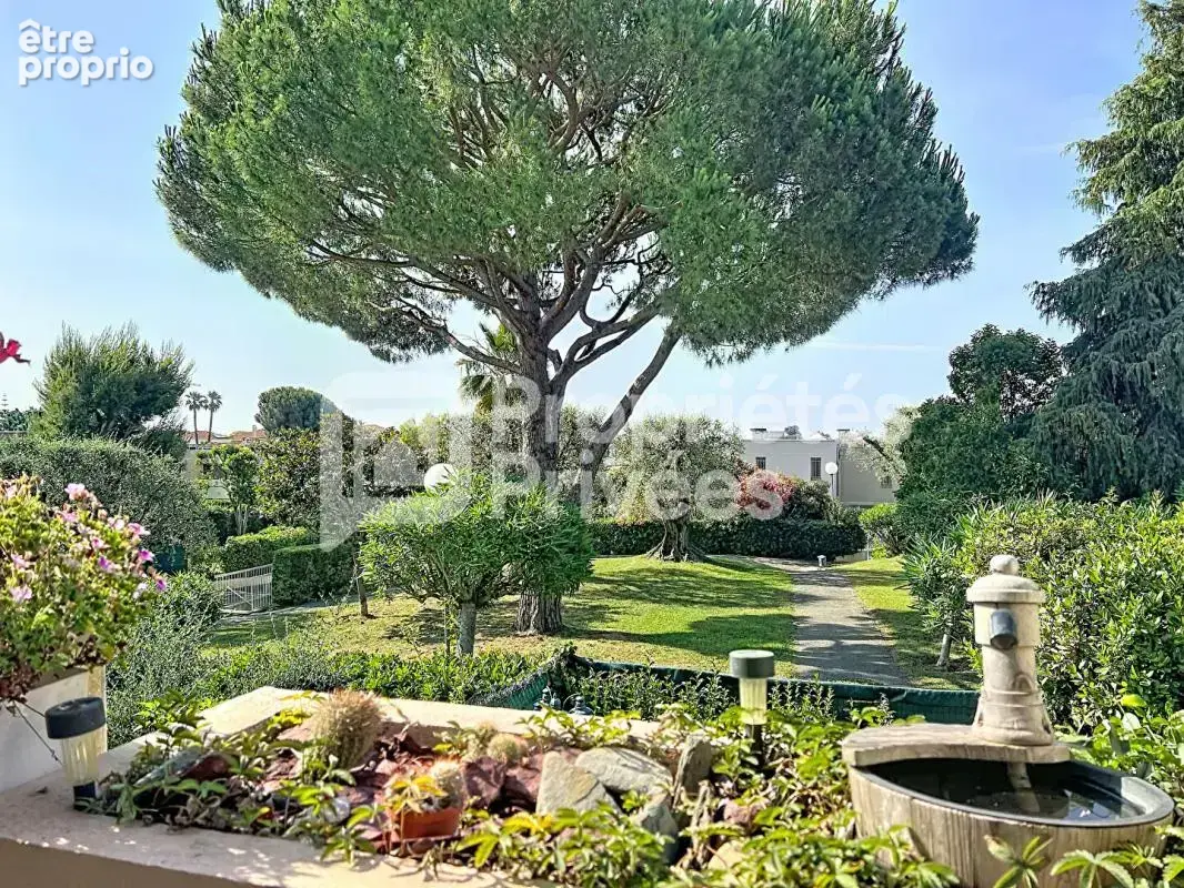 Studio de 33 m² à Cagnes-sur-Mer Terrasse, piscine, vue mer et garage - photo 3