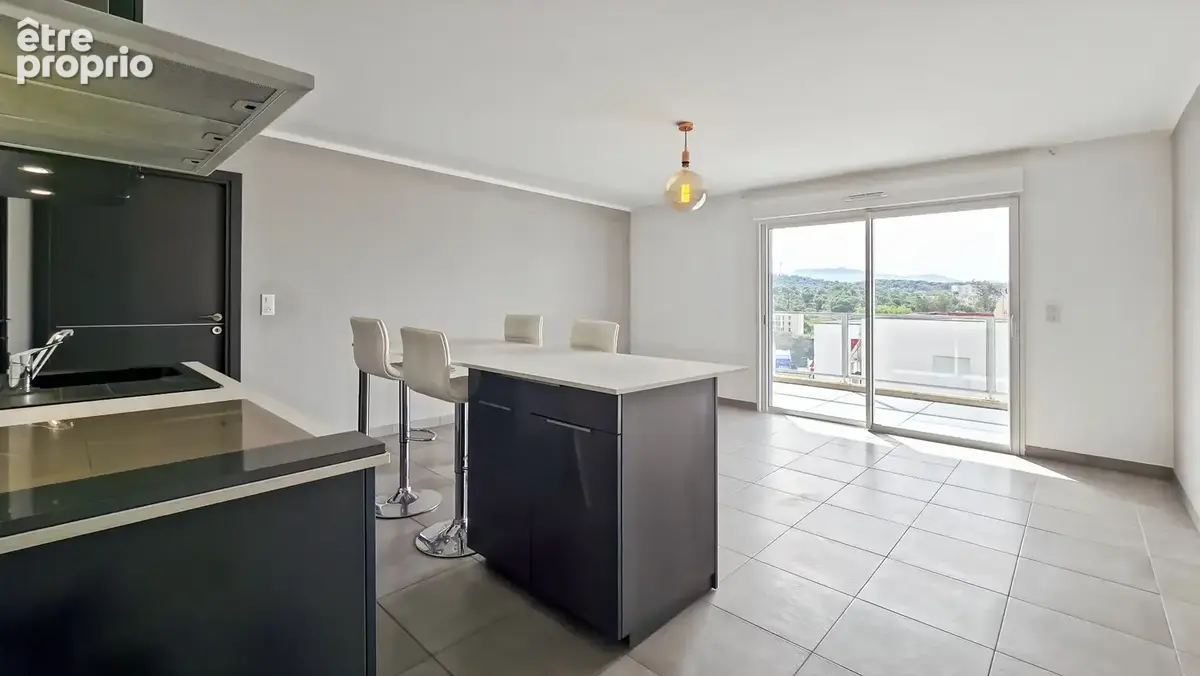 Ajaccio rocade – t3 dernier étage – terrasse de 21 m² – 3 stationnements - photo 3