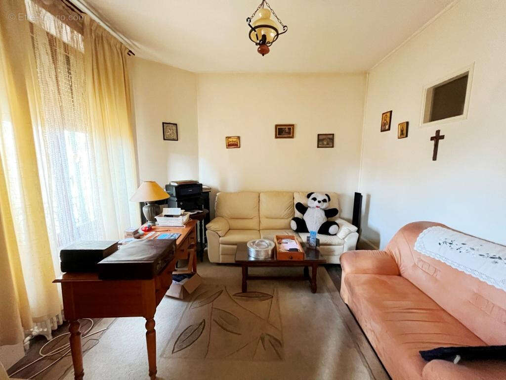 Maison à VILLENEUVE-LA-GUYARD