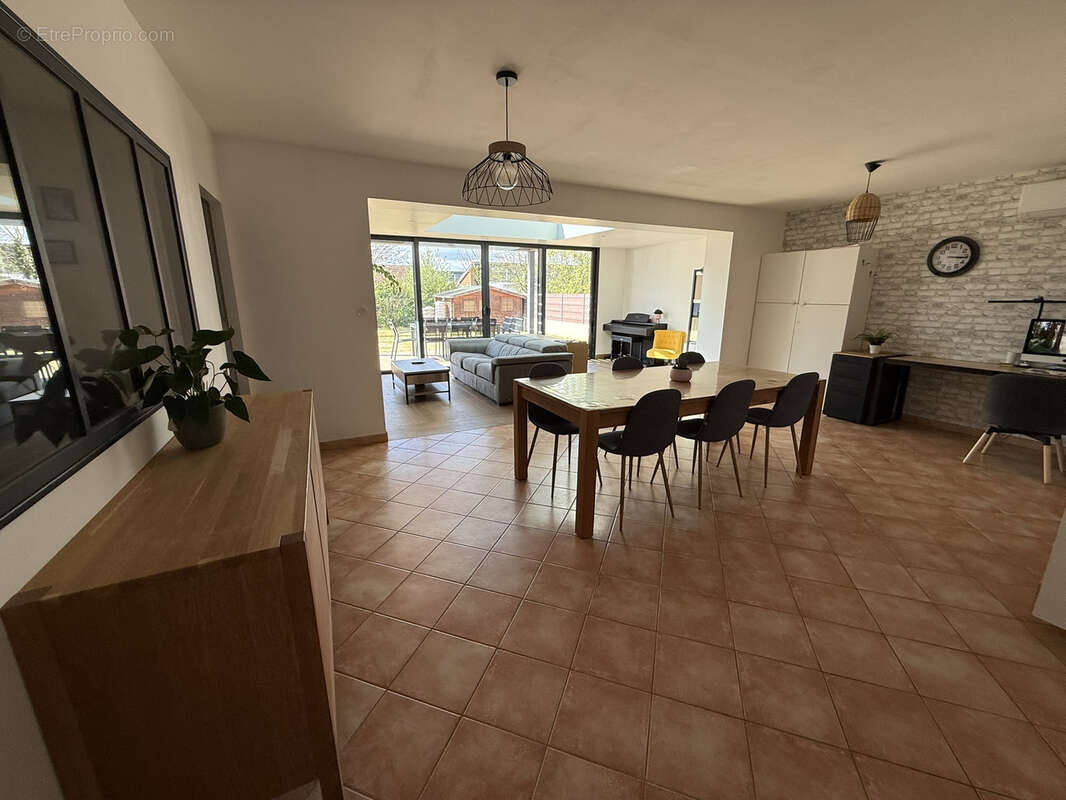 Maison à AIGREFEUILLE-SUR-MAINE