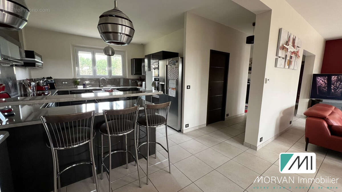 Maison à SAINT-REMY-L&#039;HONORE