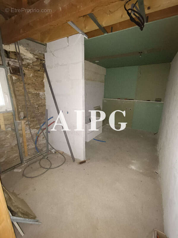 Maison à SAINTE-TREPHINE