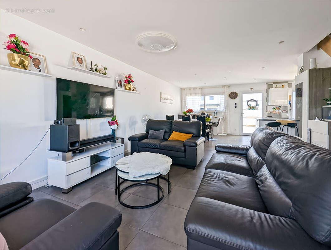 A vendre  SAINT AUBIN D AUBIGNE  maison familiale 4 chambres - photo 4