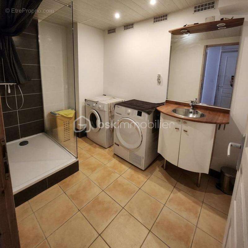 Appartement à EAUX-BONNES