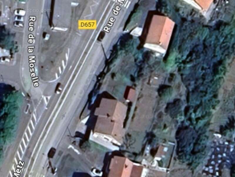 Terrain à CORNY-SUR-MOSELLE