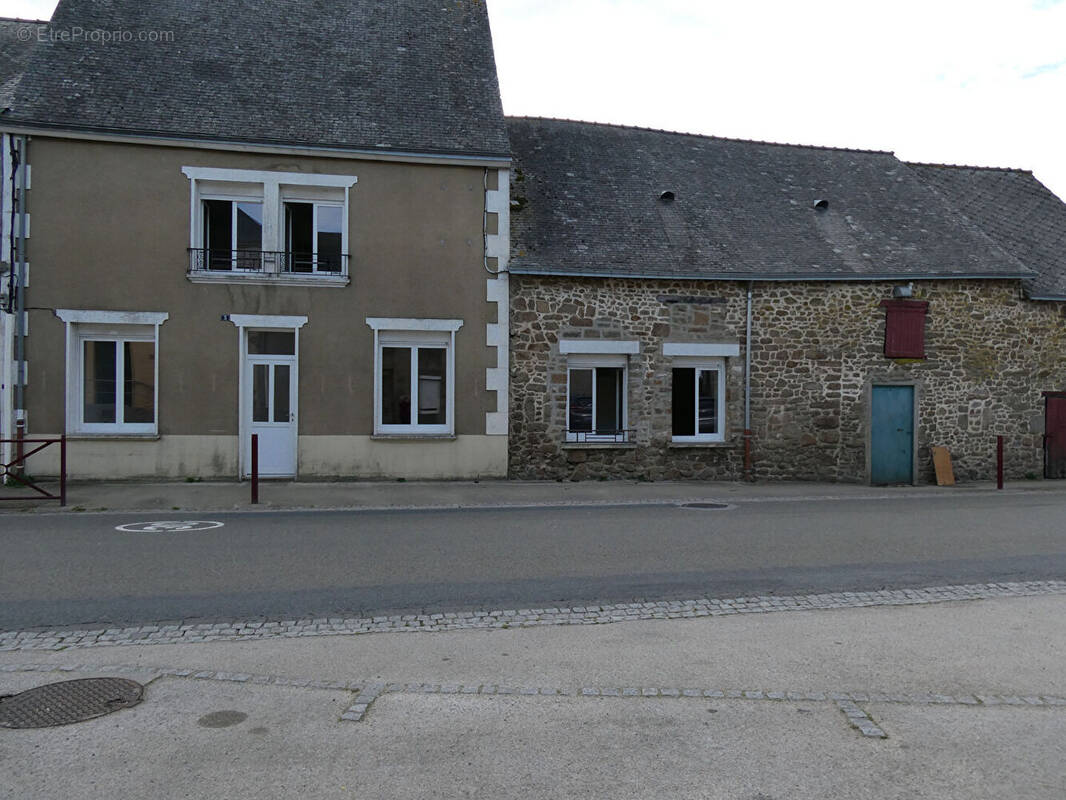 Maison à COMMER