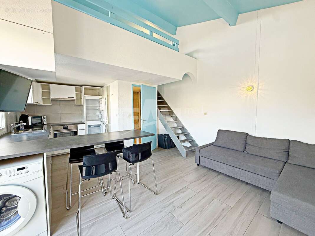 Appartement à VIC-LA-GARDIOLE