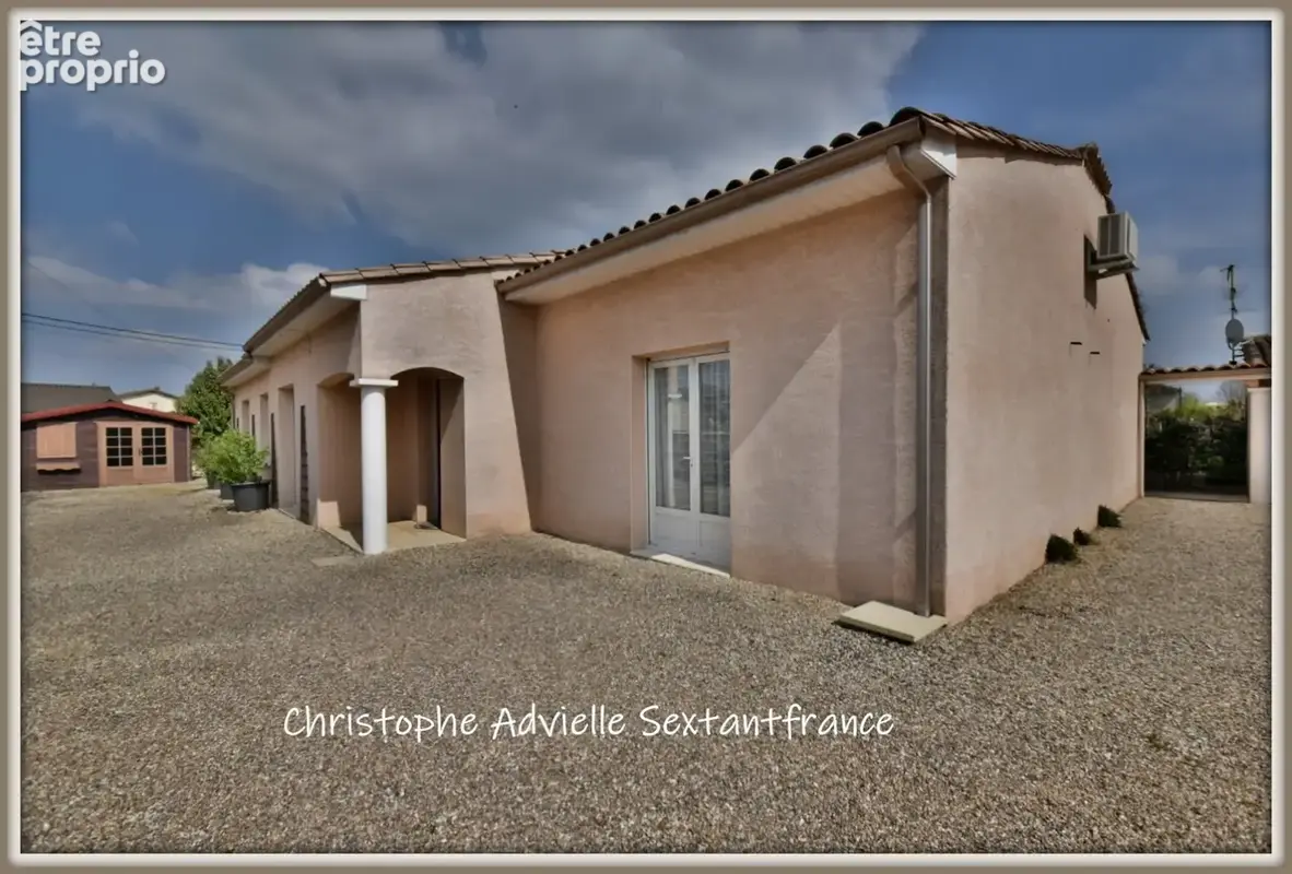 Bergerac; maison de plain pied 3 chambres 2 salles d'eau, double séjour, double garage séparé sur 909 M2 - photo 12