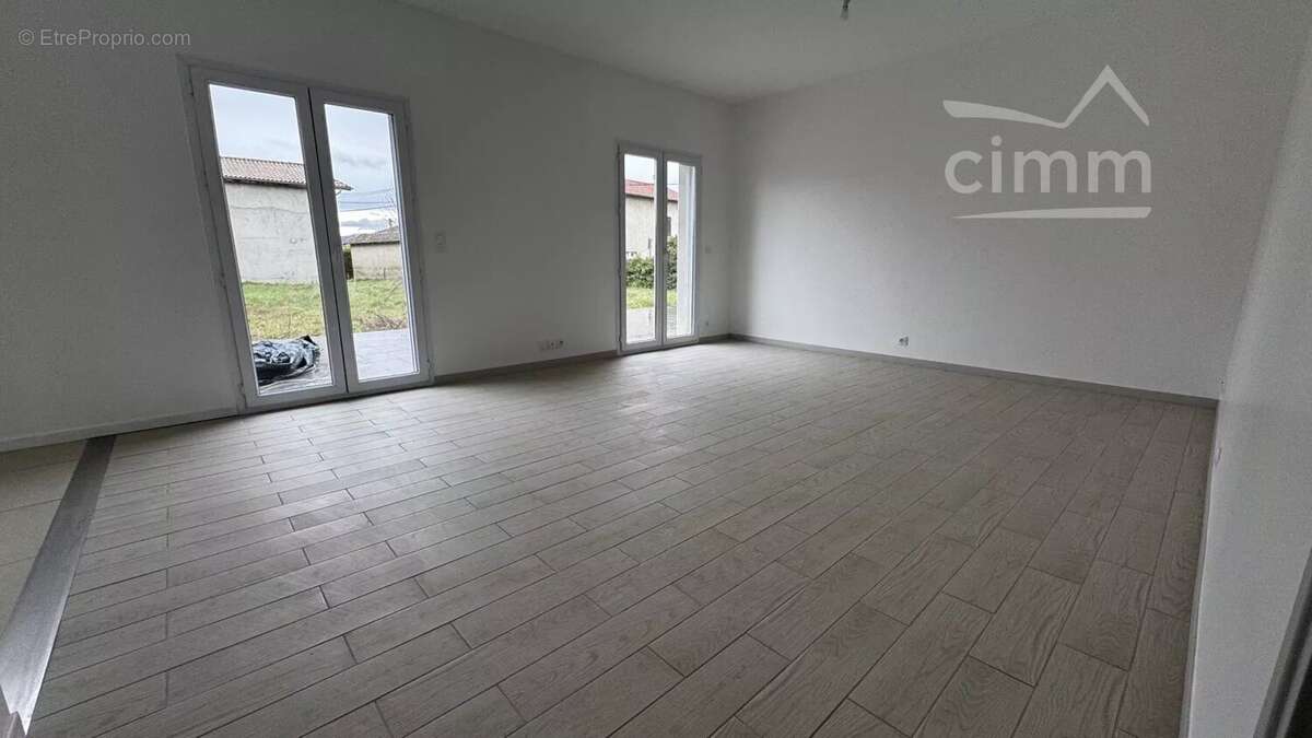 Appartement à ALBON