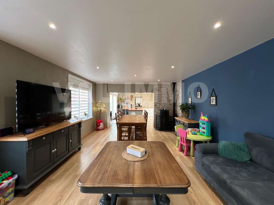 piece de vie - Maison à RUMAUCOURT