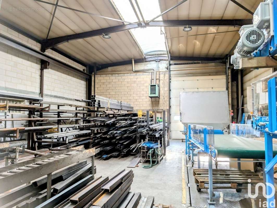 Photo 3 - Commerce à ACHERES