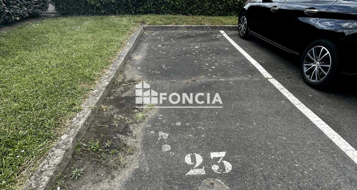 Appartement à COULAINES