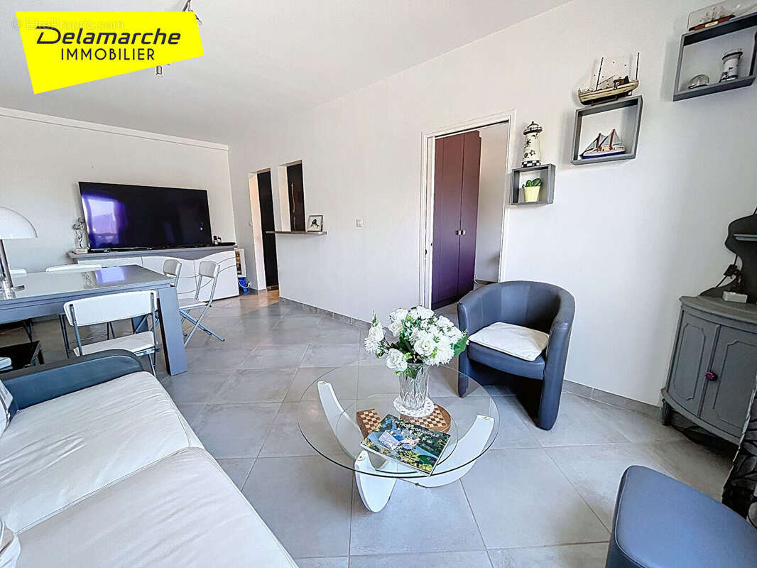 Appartement à DONVILLE-LES-BAINS