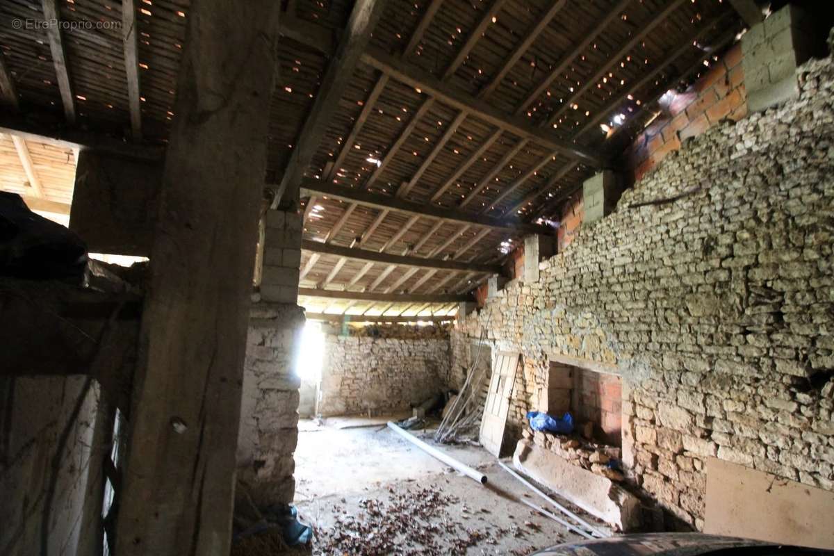 Maison à BEAULIEU-SUR-SONNETTE