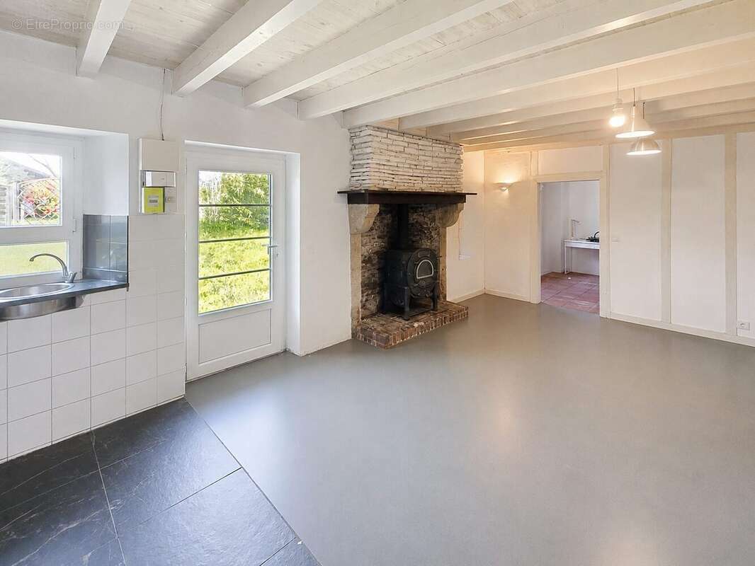 Maison à YGOS-SAINT-SATURNIN