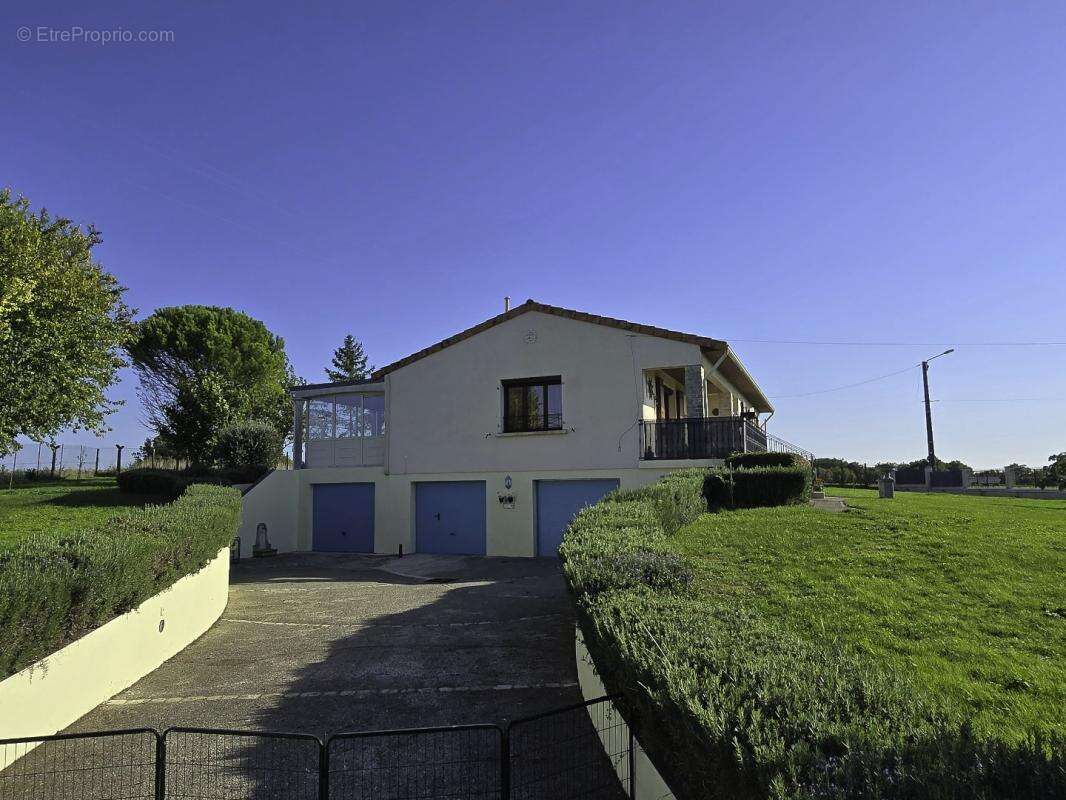 Maison à FONTAINE-CHALENDRAY