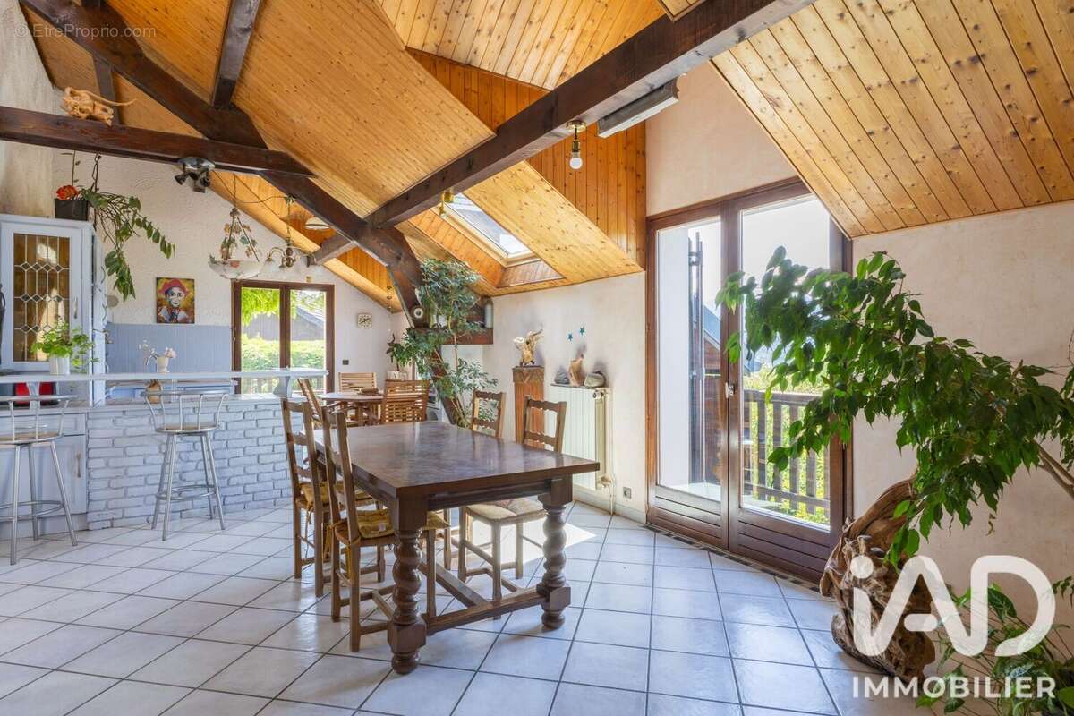 Maison 202 m² à Barby  - photo 9