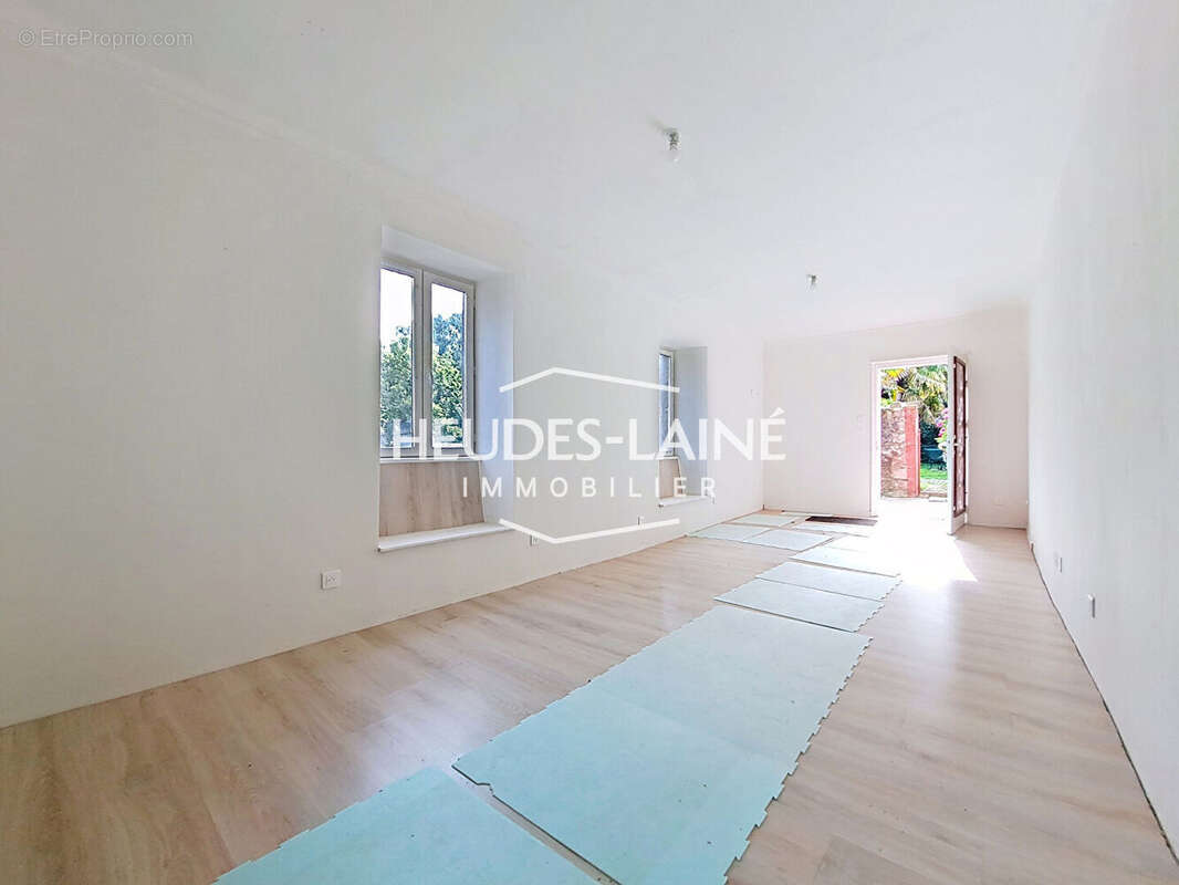 Propriété à vendre - spacieuse maison principale et appartement indépendant - SAINT HILAIRE DU HARCOUET - 50600 - photo 10