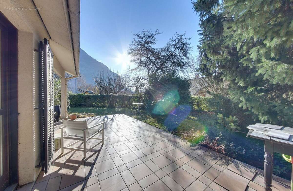 Maison à SAINT-EGREVE