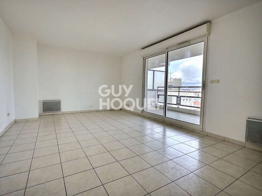 Appartement à MARSEILLE-1E