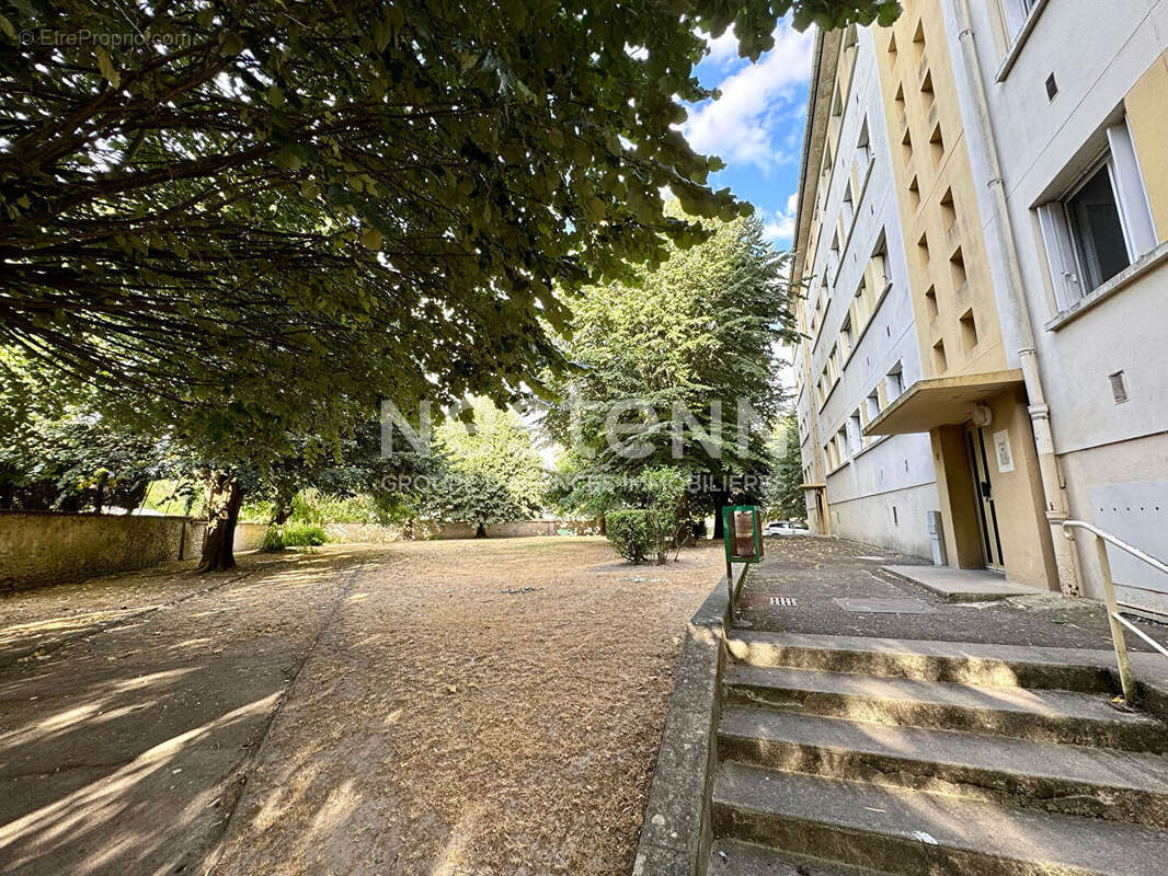 Appartement 3 pièces 57 m² avec parking, cave et proche gare RER C à Étampes - photo 7